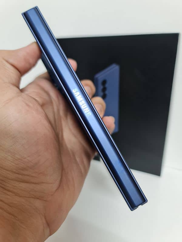 Samsung Galaxy Z Fold6 256gb Non PTA 2 Months Used 10/10 6