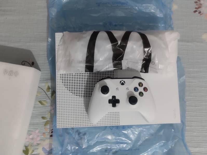 Xbox Series S brand new, not used 5