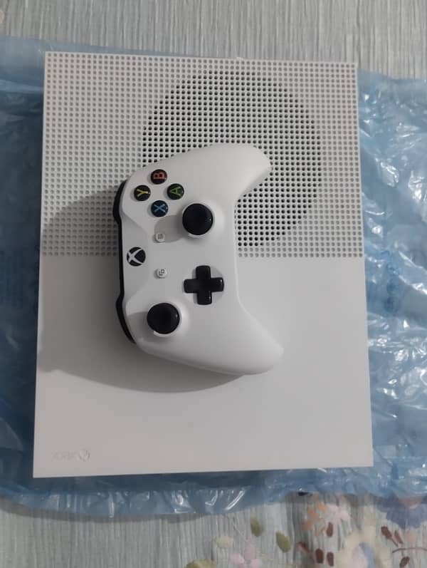 Xbox Series S brand new, not used 6