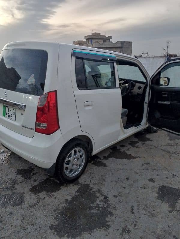 Suzuki Wagon R 2018 12