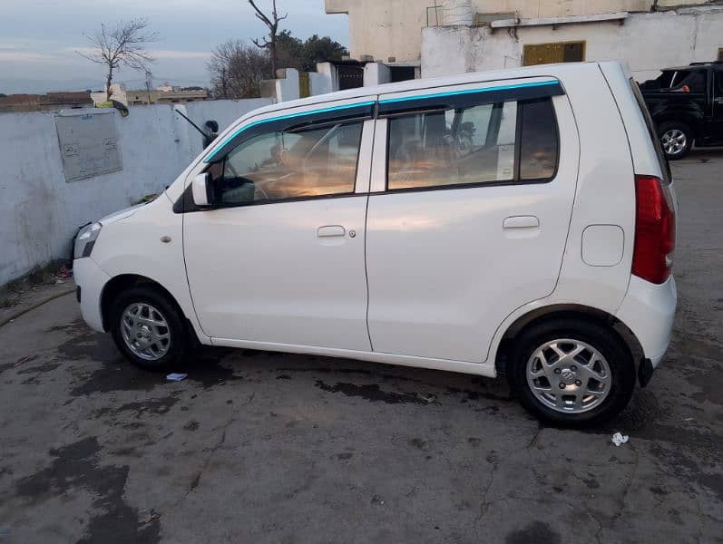 Suzuki Wagon R 2018 14