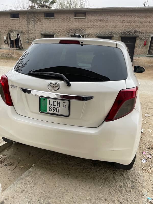 Toyota Vitz 2011/14 home used car 4