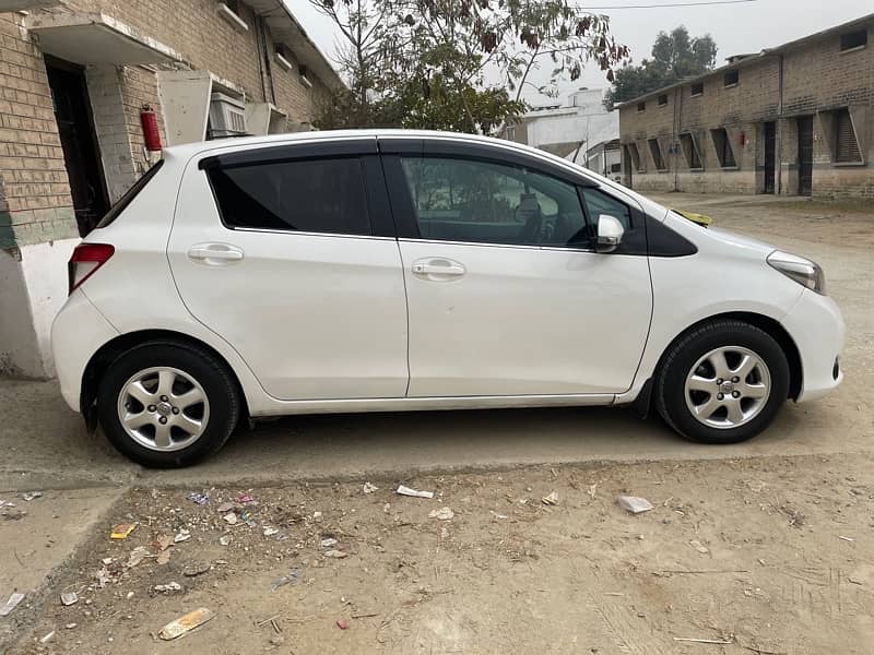 Toyota Vitz 2011/14 home used car 5