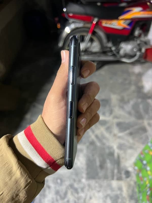 Iphone 11 pro Factory unlock 11