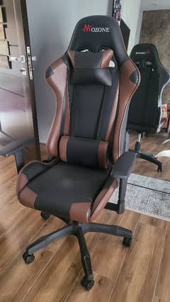 M Ozone Gaming Chair New