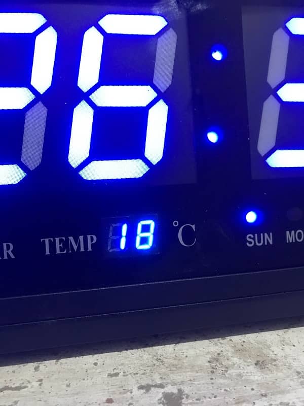 LED number clock 6