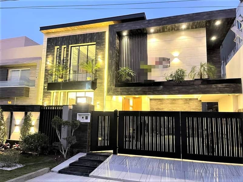 1 Kanal Slightly Used Ultra Modern Design With Double Height Lobby House For Sale In Valencia Town 0