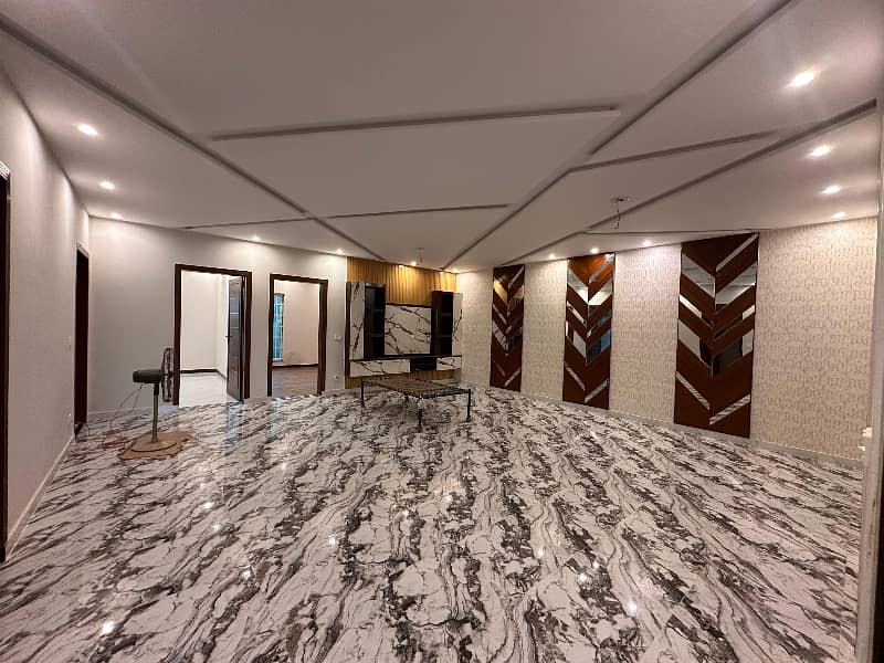 1 Kanal Ultra Modern Design With Double Hight Lobby House For Sale 7