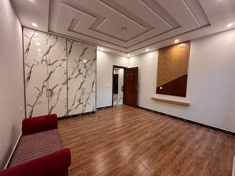 1 Kanal Ultra Modern Design With Double Hight Lobby House For Sale 29