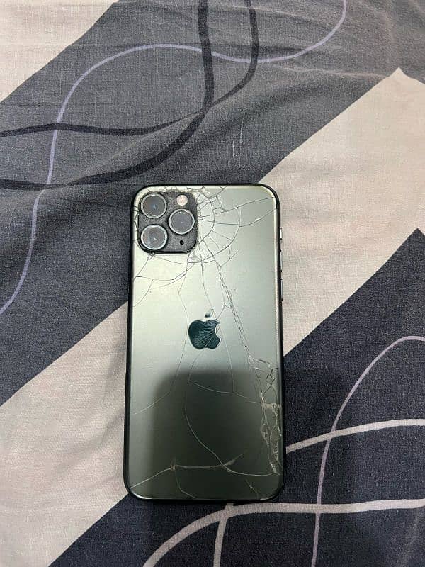 Iphone 11 pro JV 64 gb back broken 3