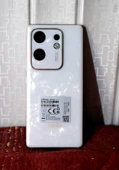 infinix zero 30 (8+256) in white Colour