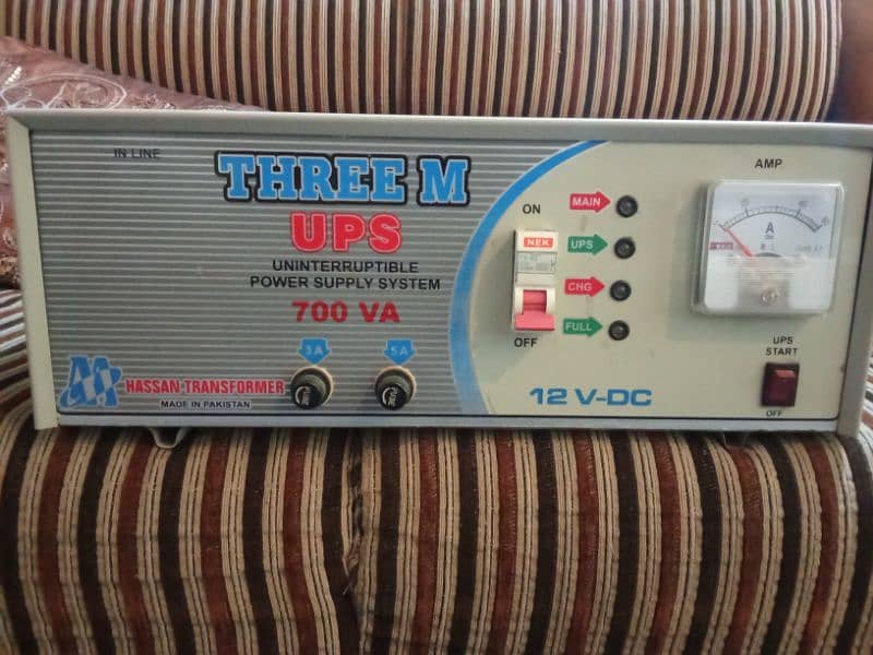UPS 700 VA 12 volt 500 watt new condition 0