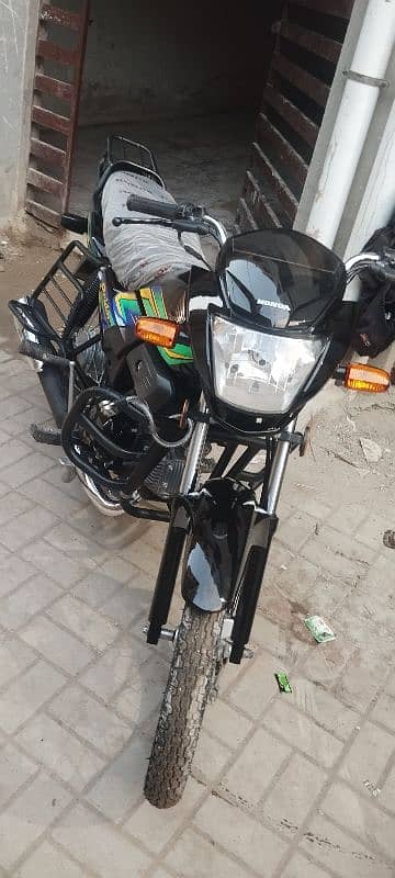 Honda pridor available for sale in Karachi 9