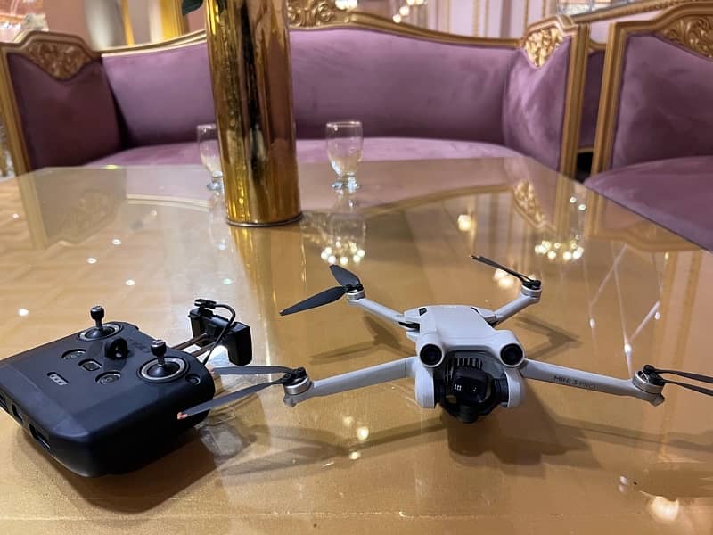 Dji Mini 3 pro with 5 bettries . new condition 3