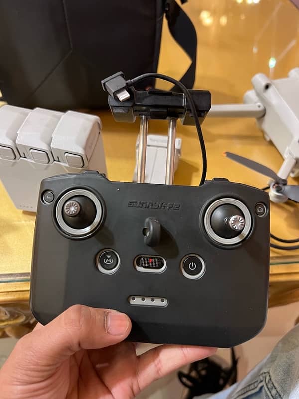 Dji Mini 3 pro with 5 bettries . new condition 11