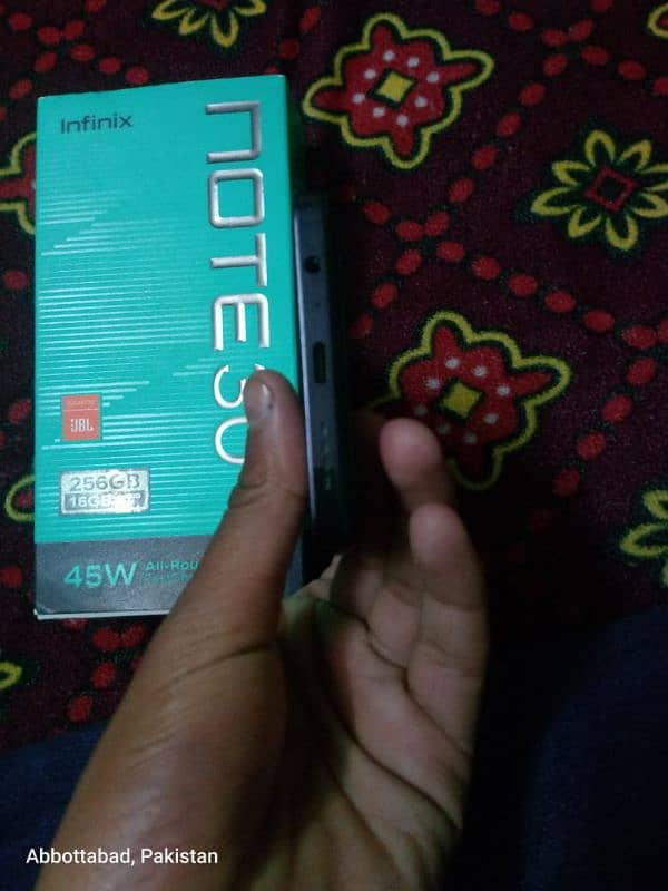 Infinix note 30 8+8 256 new obisient  black 3