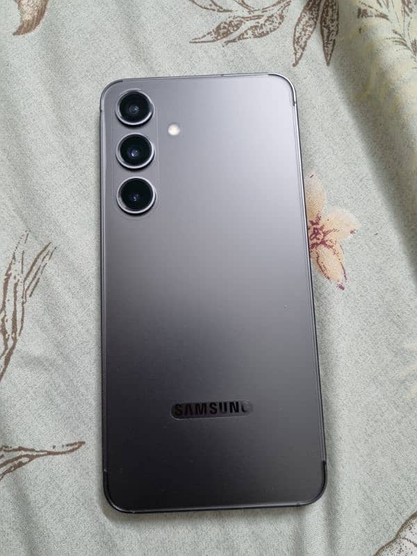 Samsung s24 8/256gb Official PTA Approved for sale or exchange. 1