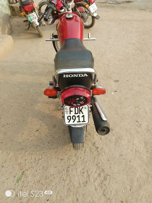 Honda 125 . 10