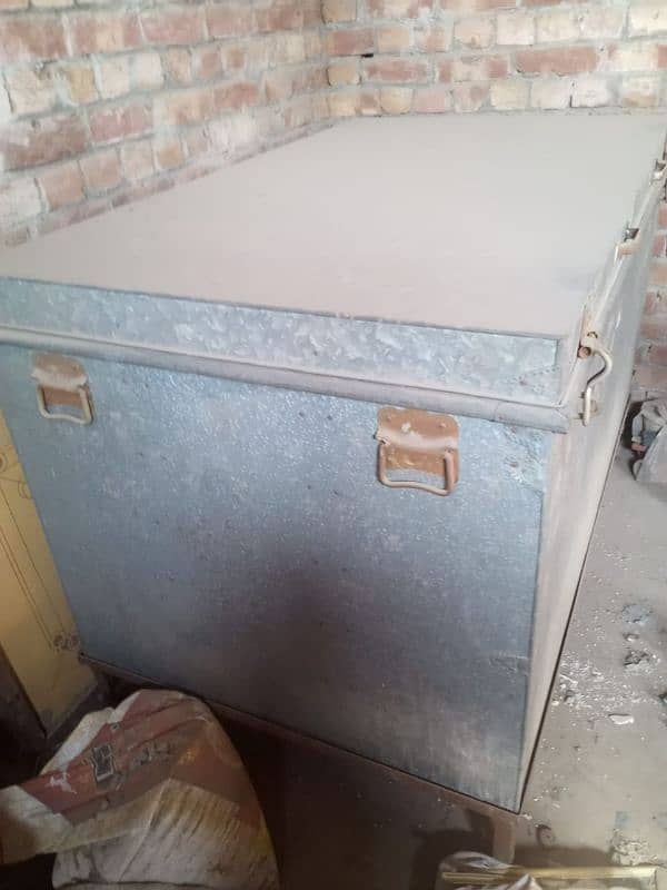 Paytti trunk & Stand 3