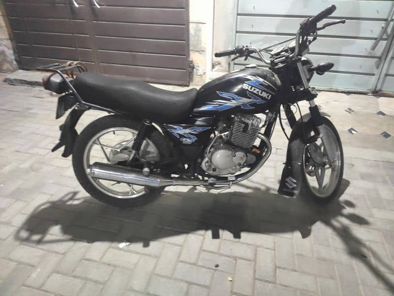 Suzuki GS 150 3