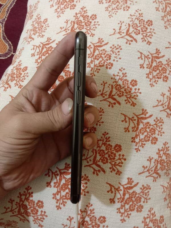 I phone x good 03185046167 condition non pta bilkul fresh 3