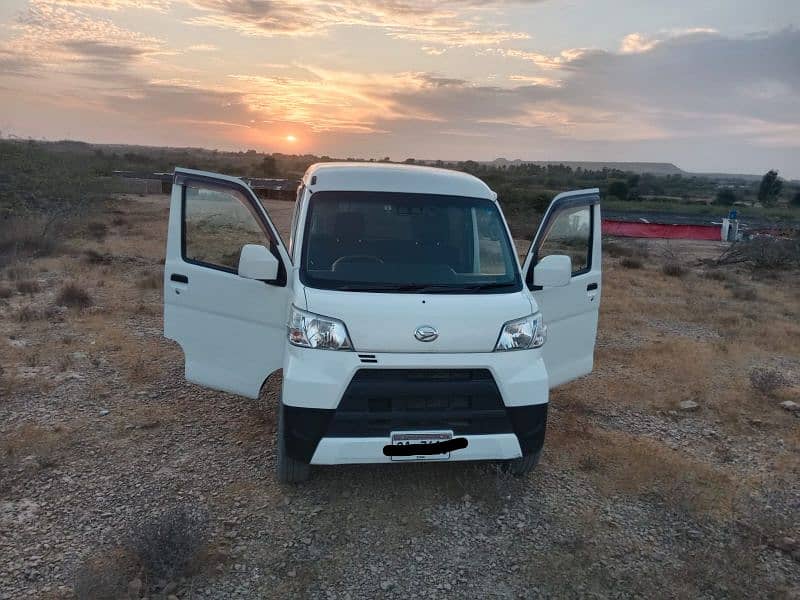 Daihatsu Hijet 2018 1