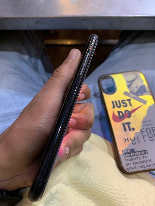 iphone xr 64gb factory unlock with box 7