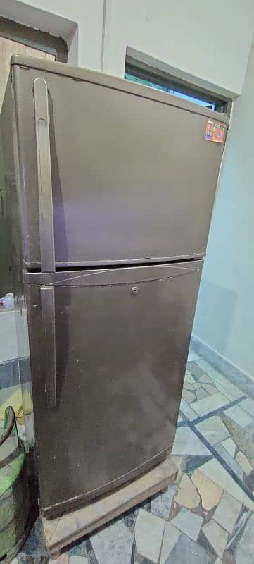 Refrigerator in Good Condition Good Cooling 1