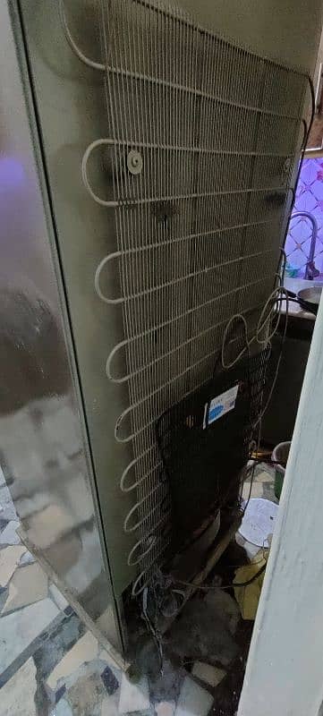 Refrigerator in Good Condition Good Cooling 2