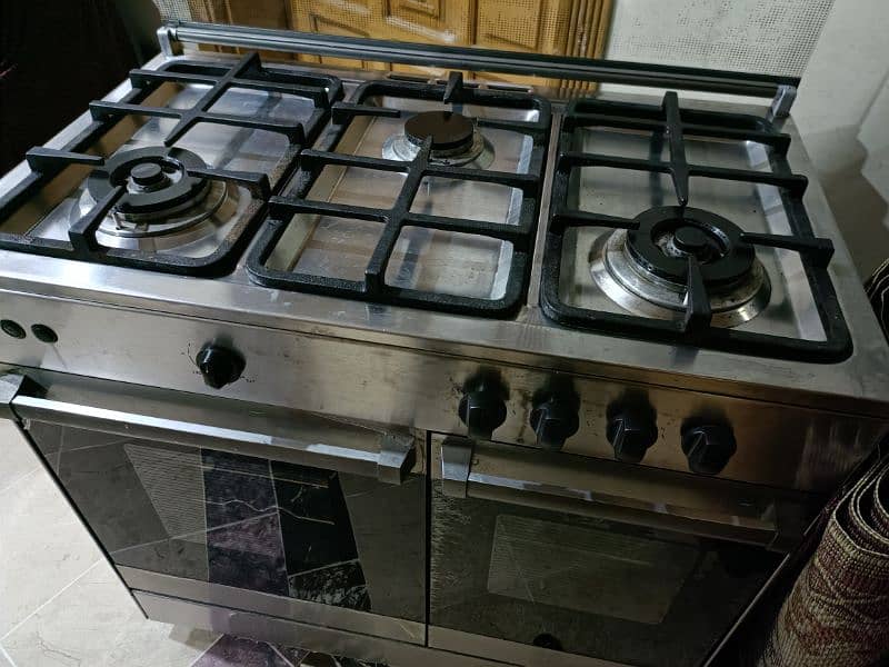 Cooking Range Just like new. . . 3