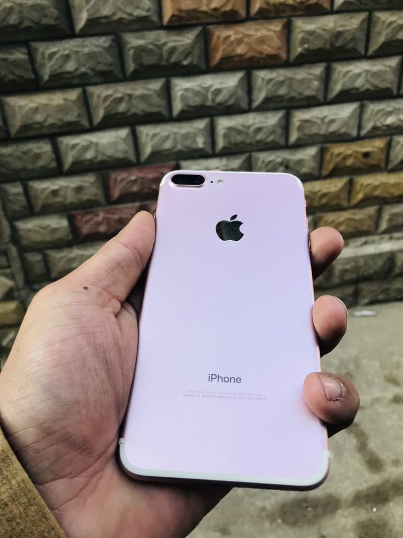 Apple iPhone 7 Plus 3