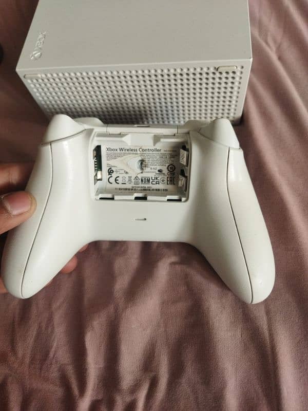 Selling Xbox series s 3