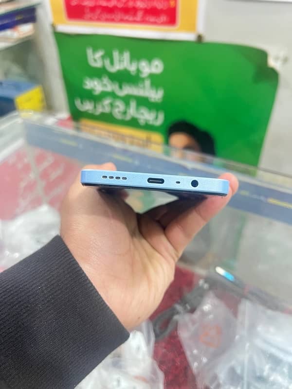 RealMe Note 50 4