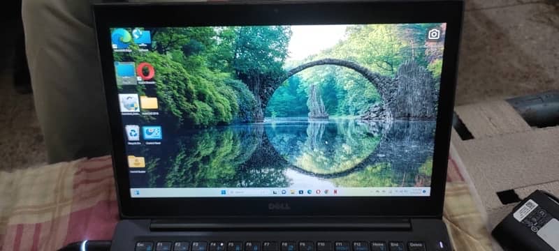 Dell latitude 7280 core i5 7thgen 8gb ram 256 SSD 6