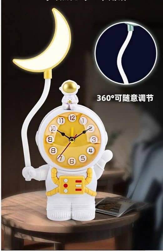 Cute Astronaut Table Lamp 1