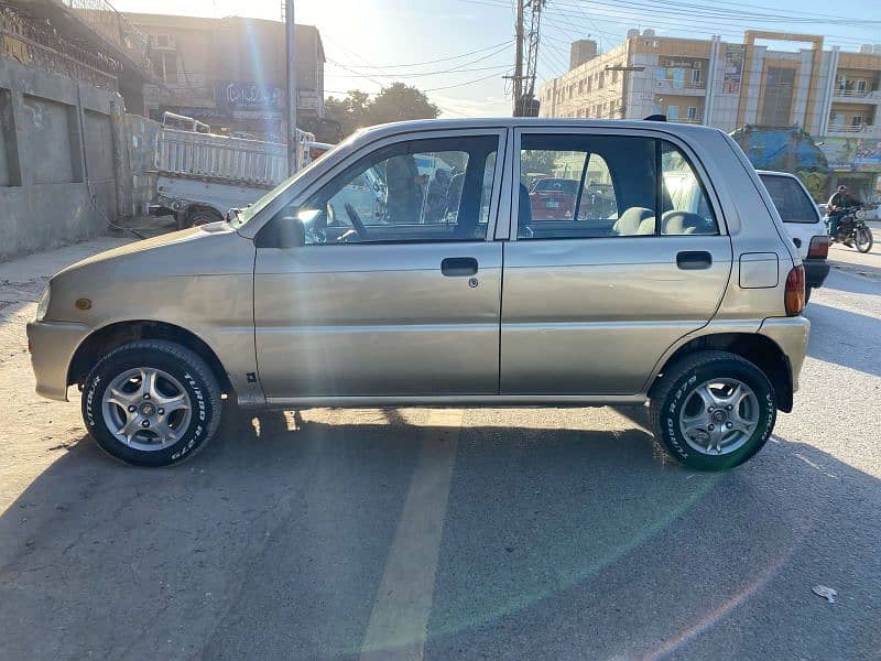 Daihatsu Cuore 2012 8