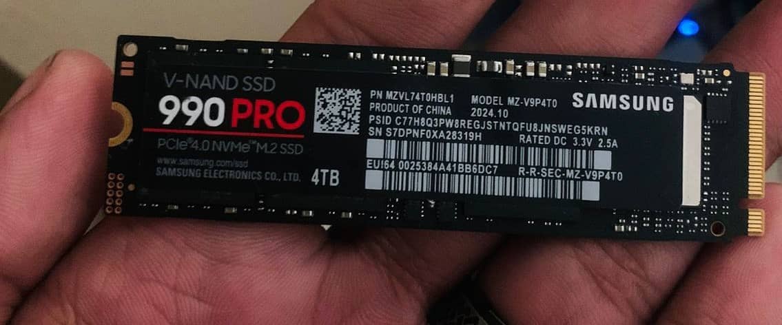 Brand New 4TB SSD Samsung 990 Pro PCI 4.0 NVMe M. 2 & 870 EVO 2.5" 2