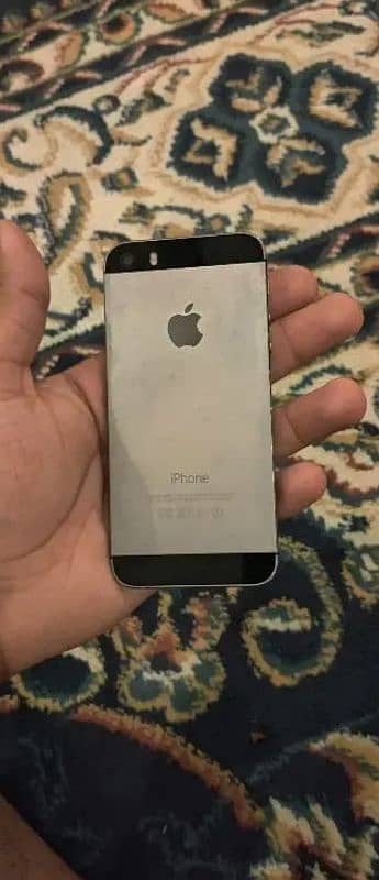 iPhone 5s 64GB official PTA Approved All Accesrees 0