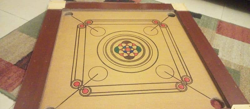 high quality carrom board for all ages. 0