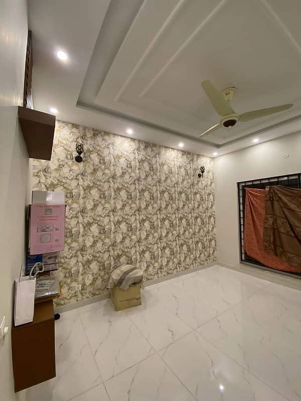 10 Marla Luxury Non Furnished Upper Portion Available For Rent In Bahria Town Lahore 7