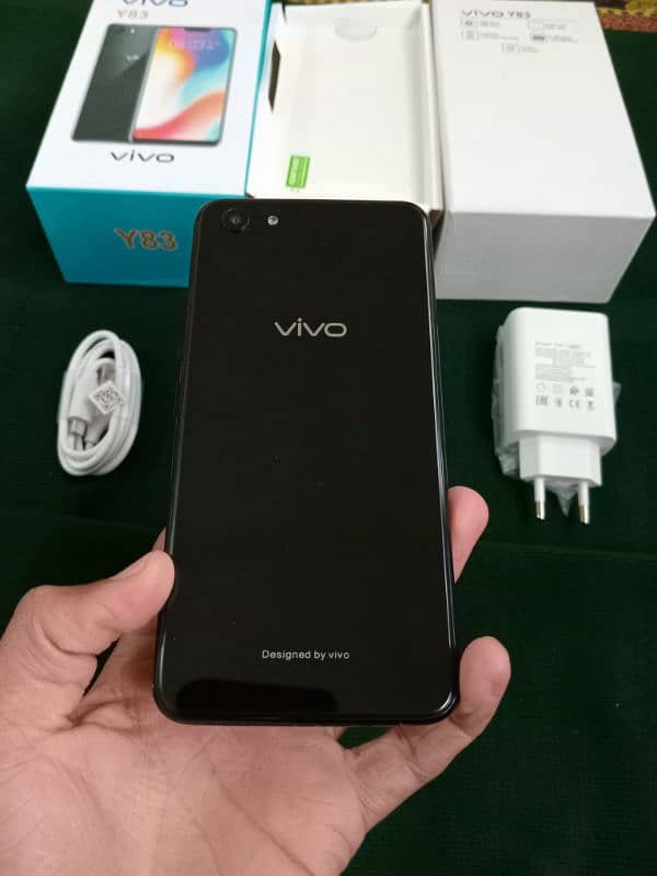 vivo y83 brand new complete Box charger[ 0306.6655410 4