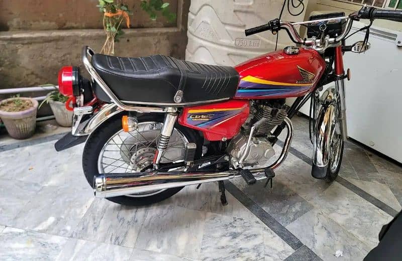 Honda 125 Model 2011 Bike For Sale Call me _03259242621 0