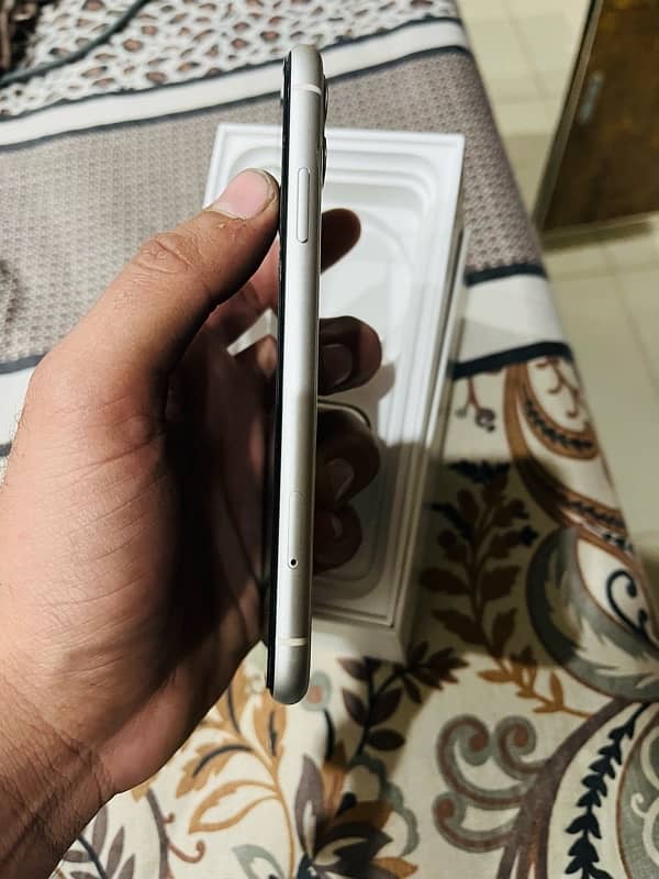 Iphone 11 64gb FU with box 2