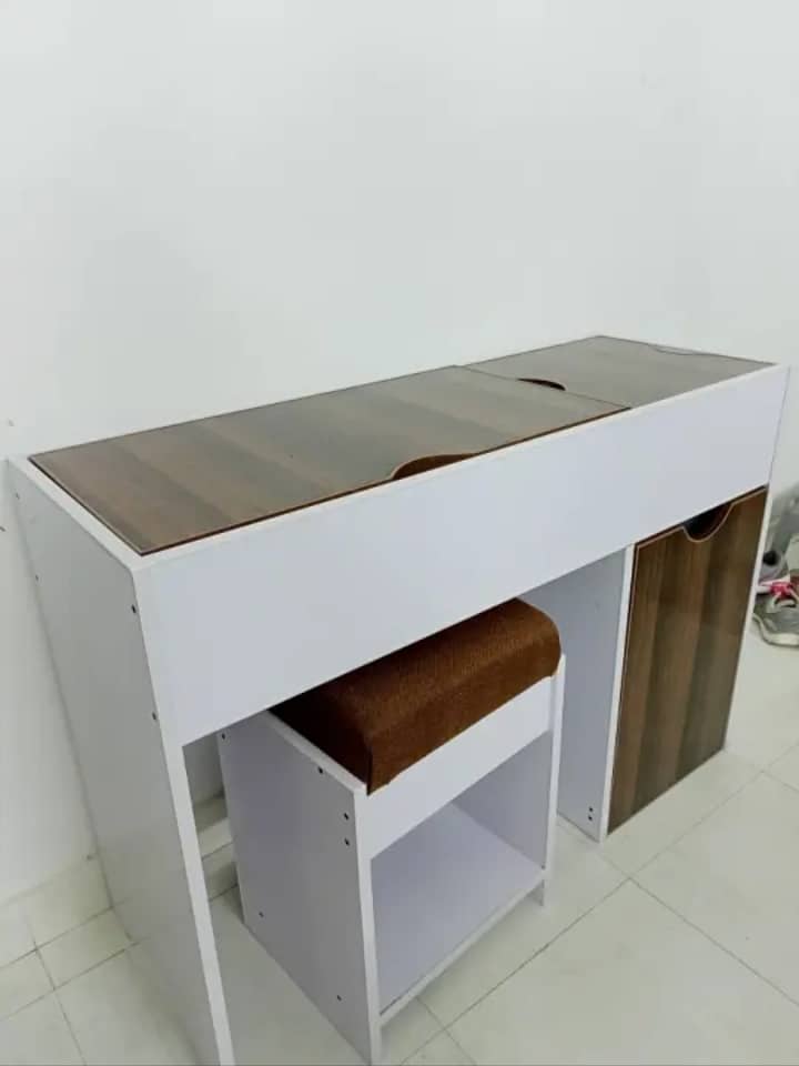 Interchangeable dressing table/ study table 3