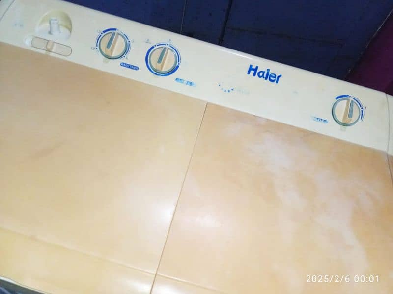 Haier washing twin tub model number HWM100-AS 1