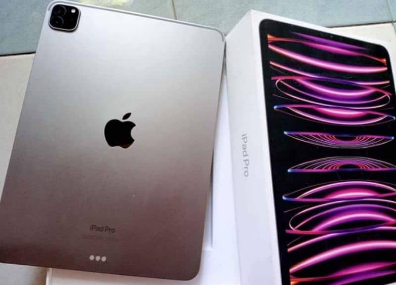 iPad pro m2 chip 2023 6th Gen 256gb with full box for sale 1