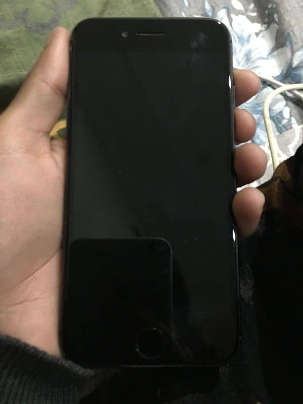 final price urgent sale iphone 8 64 bypass  no exchange 5