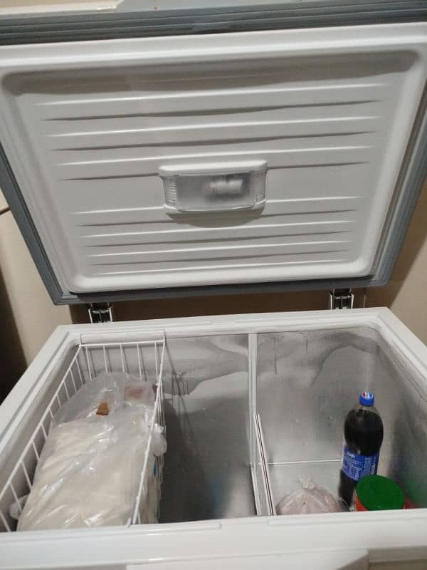 Dawlance single door freezer 1