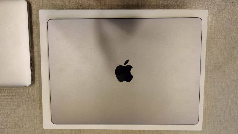 Macbook Pro M1, 14", (16/512) Excellent Condition 7