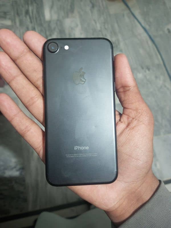 iphone 7 PTA  battry health 83 gb 32 10/10 all ok water pack 3